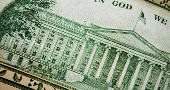 相机沿着10美元钞票背面移动10美元钞票背面的美国财政部大楼