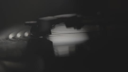 复古黑胶唱片机