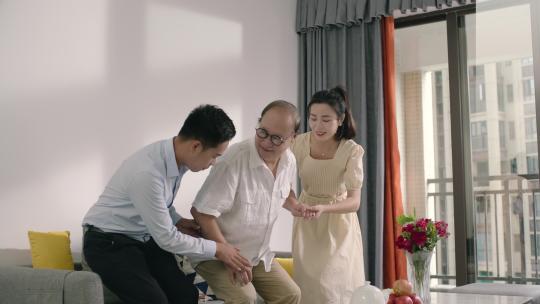 尊老爱幼家人团聚看望长辈