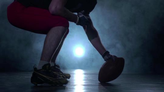 橄榄球员跑步特写视频素材模板下载