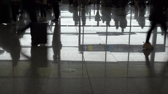 机场车站人流脚步特写步伐匆忙人来人往剪影视频素材模板下载