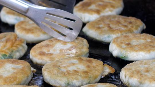 美食食堂做饭做面食韭菜盒子馅饼肉饼饼子
