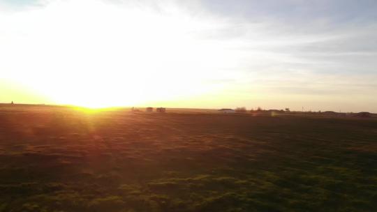 无人机镜头下的农场日落
