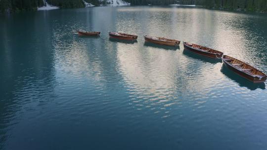 航拍意大利布拉伊艾斯湖视频素材模板下载