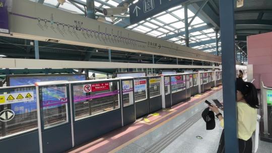 4k西安地铁到站站台视频素材 (2)视频素材模板下载