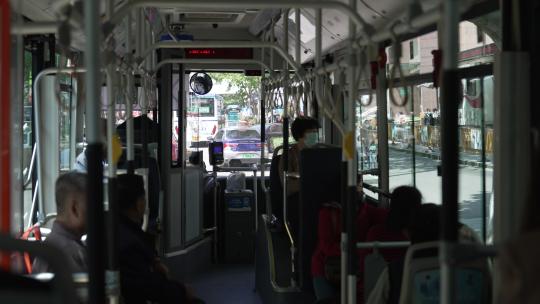 山东公交车内景视频素材模板下载