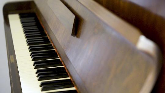 钢琴演奏弹琴特写琴键钢琴艺术视频素材模板下载