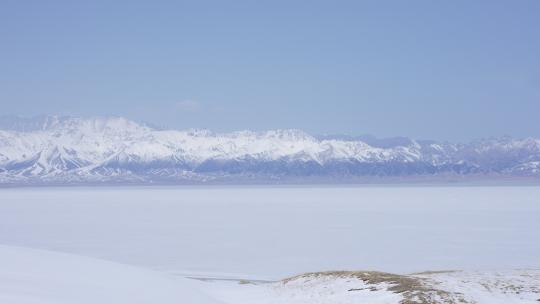新疆赛里木湖天鹅湖水湖泊高原雪山高山