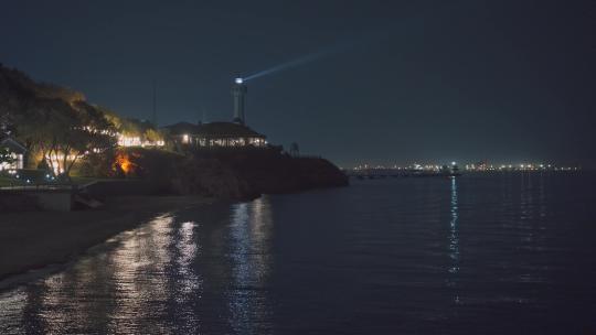 夜晚港口码头灯塔