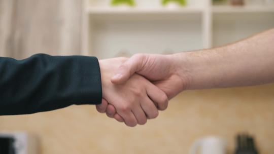 合作握手