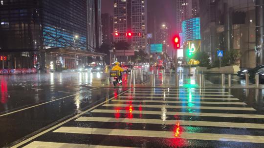 下雨的深圳