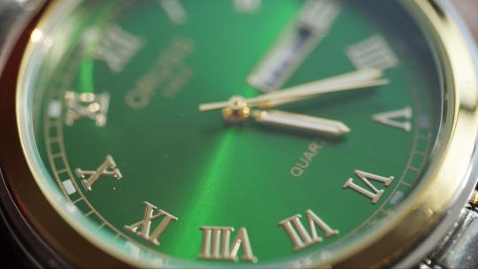 手表时钟指针旋转绿色特细微距