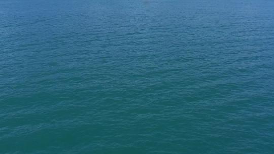 4K航拍碧蓝海面大海视频素材