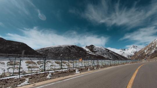 西藏旅游风光318国道车窗外雪山高速