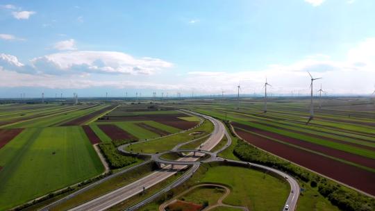 882_高速公路交通和乡村风力发电场