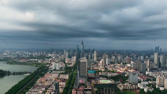 航拍云海下的南京城市全貌