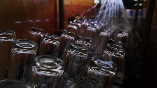玻璃瓶化妆瓶制造水洗工艺