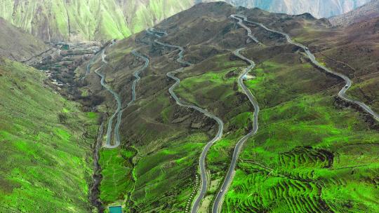 4K西藏怒江72拐盘旋公路航拍素材