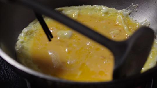 不锈钢小火锅煎鸡蛋摊鸡蛋饼佳肴美食烹饪