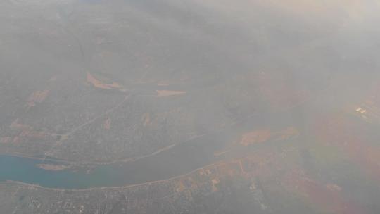 飞机窗外长江湖北宜昌段流域风光视频素材模板下载