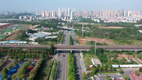 武汉江夏光谷未来科技城高新大道马路