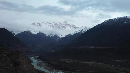 318川藏线 南迦巴瓦峰 雅鲁藏布江 航拍高清在线视频素材下载