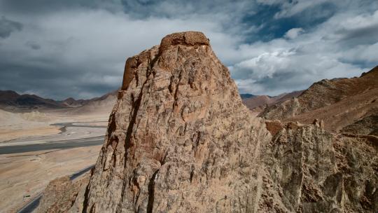 西藏旅游风光219国道烽火台近景视频素材模板下载