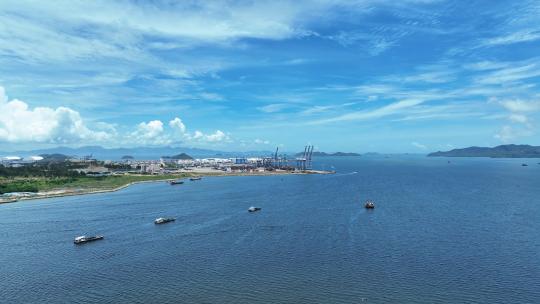 航拍广东惠州海岸线蓝色海洋自然海景