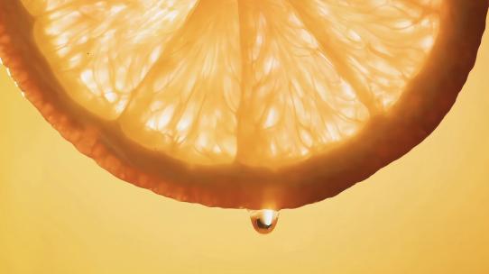 【4K原创】水滴在橙子上流过