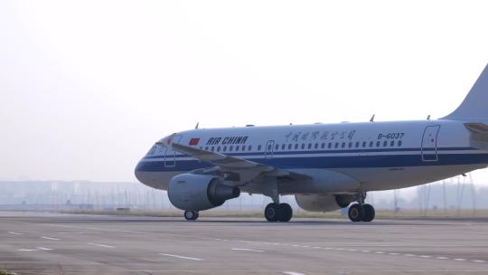 中国国际航空公司空客319客机滑行进港特写视频素材模板下载