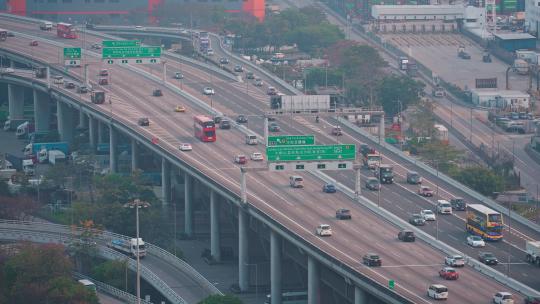 香港青葵公路快速路车流