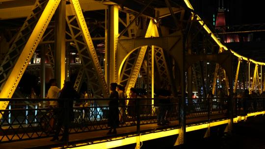 天津解放桥夜景行人车流实拍1080p