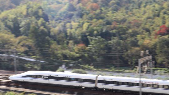 京广线高铁列车快速交汇飞驰实拍视频