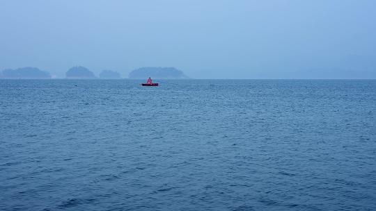 蓝色千岛湖湖面