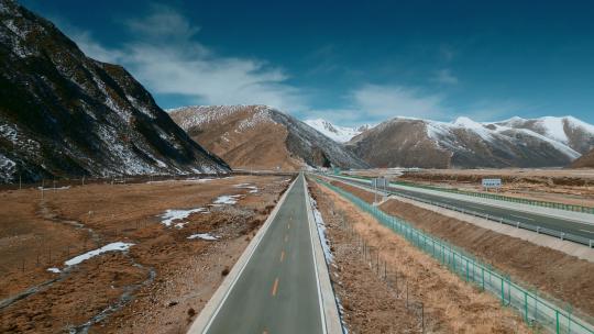 西藏旅游风光318国道林拉高速公路并行