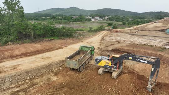 土方运输工程施工填方挖掘机施工渣土车
