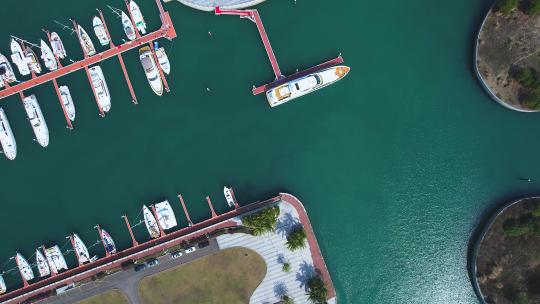 海南华润石梅湾国际游艇码头风景